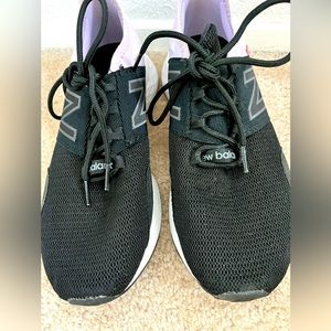 New Balance Womens Fresh Foam Roav WROAVLV Black Running Shoes Sneakers Sz 9.5